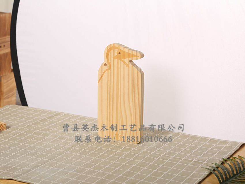 點(diǎn)擊查看詳細(xì)信息<br>標(biāo)題：松木菜板 閱讀次數(shù)：1205